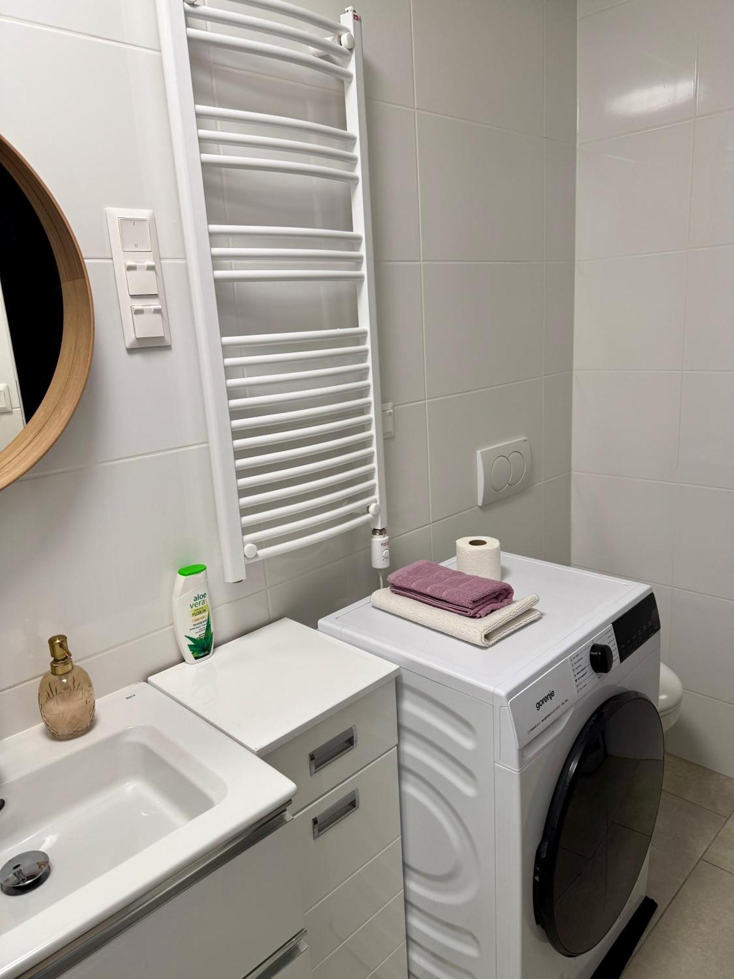 R77 Apartment Downtown - Penthouse Будапеща Екстериор снимка